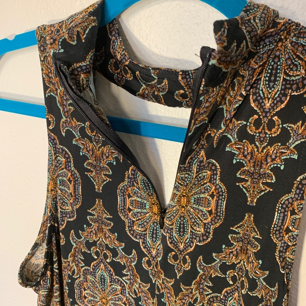 Veronica M patterned dress with cutout - Picture 8 of 8